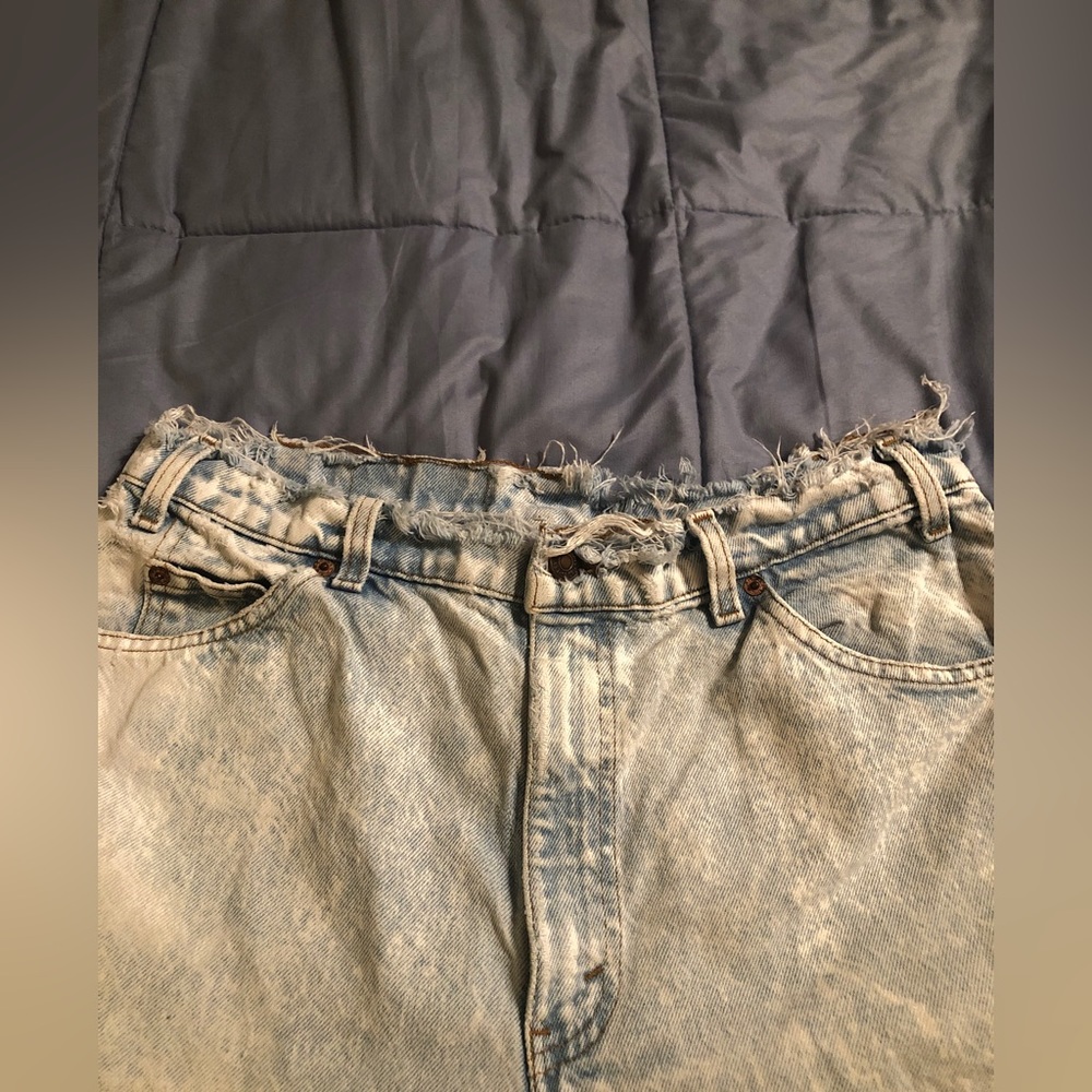 Vintage Levi’s orange tab acid wash cut off distressed jean shorts - Picture 3 of 13